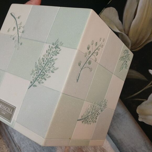 👍 Croscill Rainer Tissue Holder NWT C2 - Picture 5 of 5